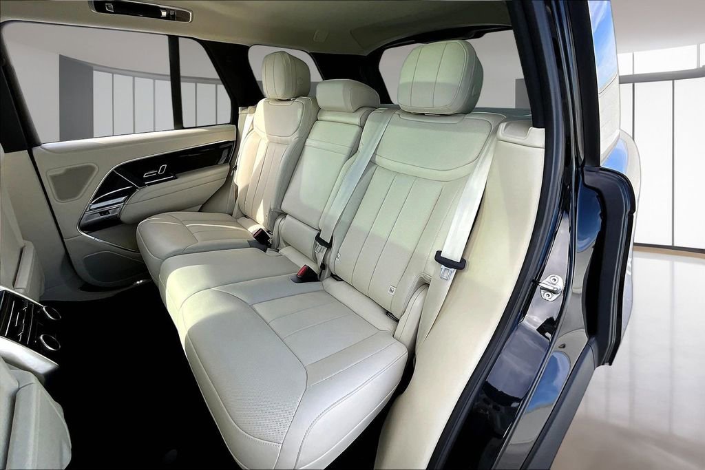 Certified 2025 Land Rover Range Rover SE AWD/4WD image 20