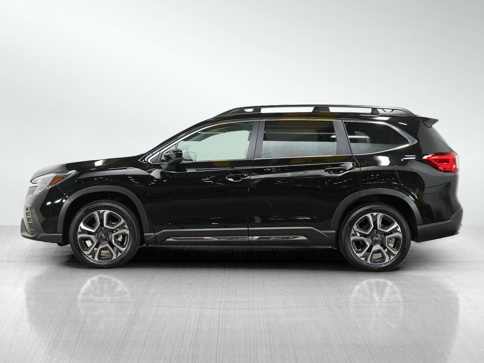 Certified 2026 Subaru Ascent Limited AWD/4WD image 2