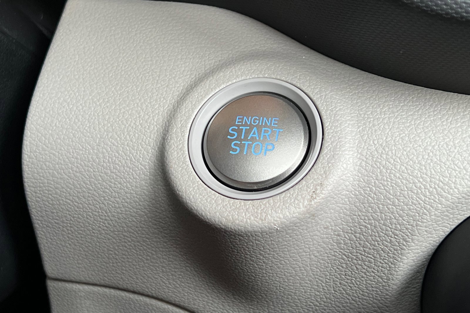 Certified 2025 Hyundai Venue SEL image 29