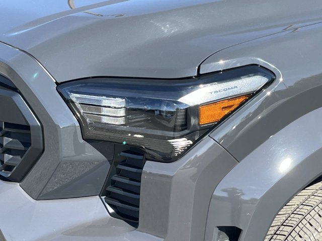 Used 2024 Toyota Tacoma TRD Sport w/ TRD Sport Premium Package AWD/4WD image 8
