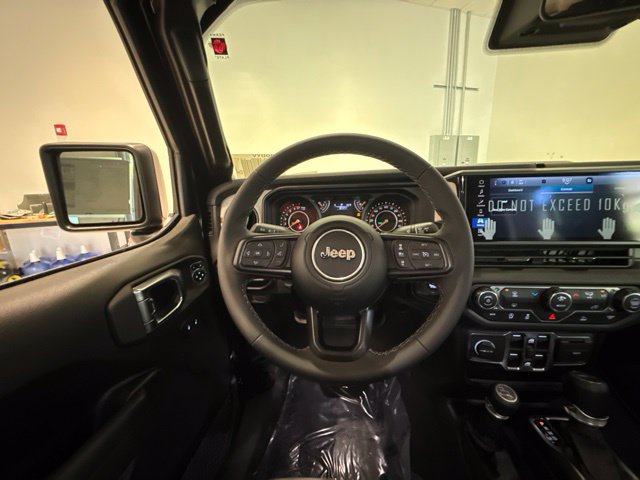 New 2025 Jeep Gladiator Sport AWD/4WD image 11
