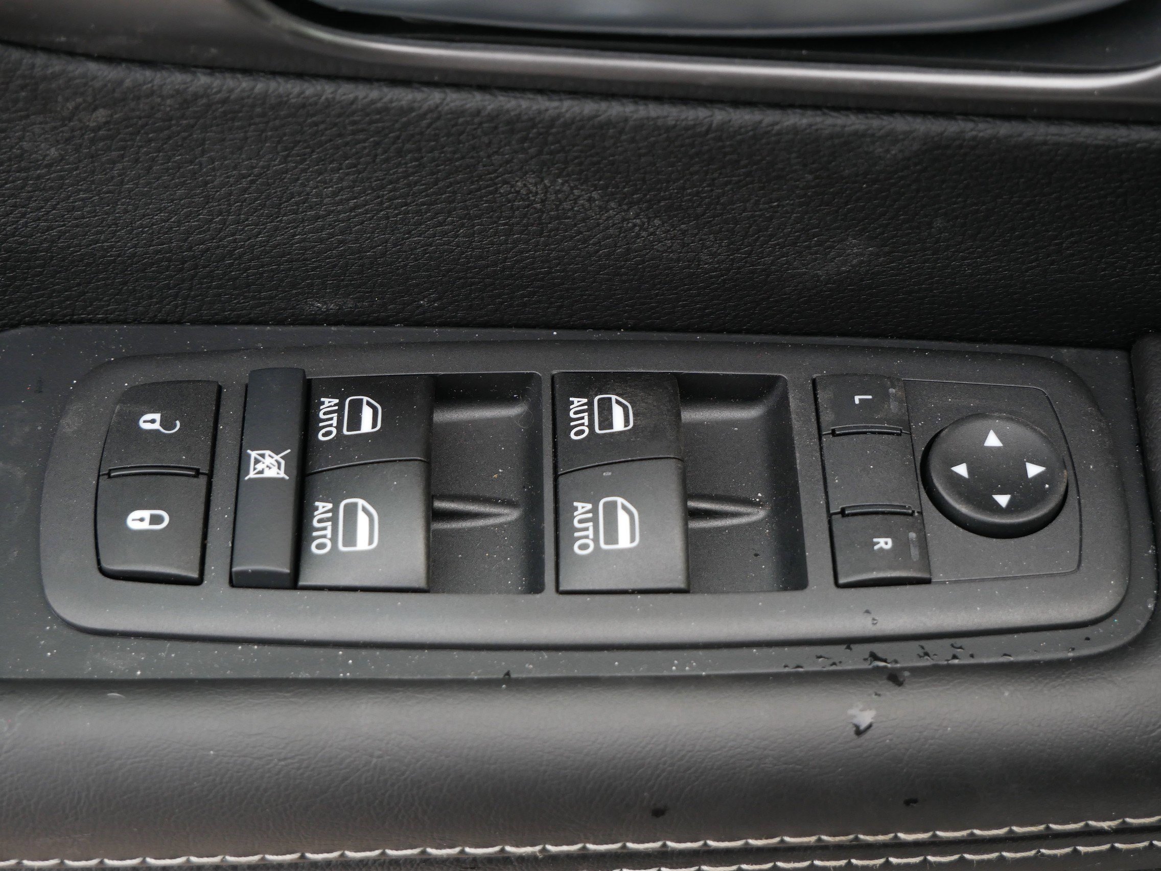 New 2026 Chrysler Voyager LX FWD image 13