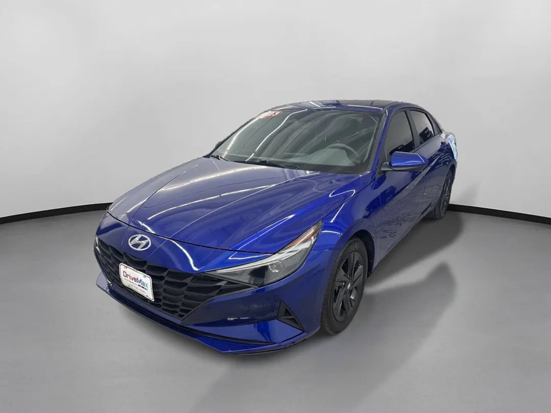 Used 2023 Hyundai Elantra SEL w/ Cargo Package FWD image 4