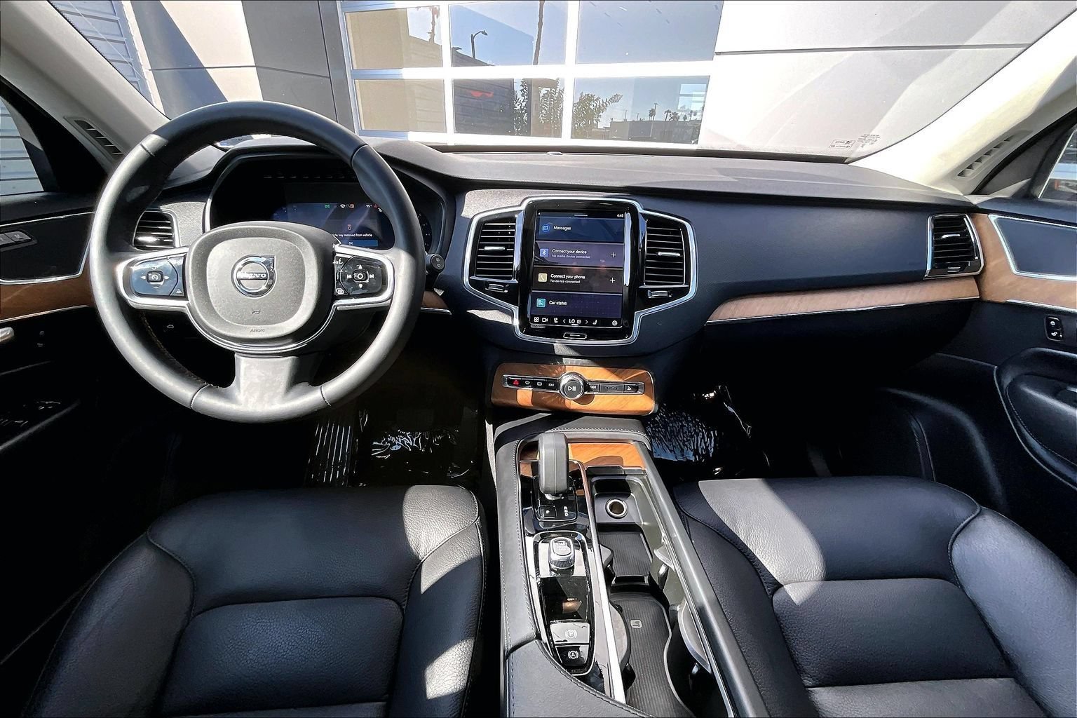 Used 2025 Volvo XC90 B6 Plus w/ Protection Package Premier AWD/4WD image 14