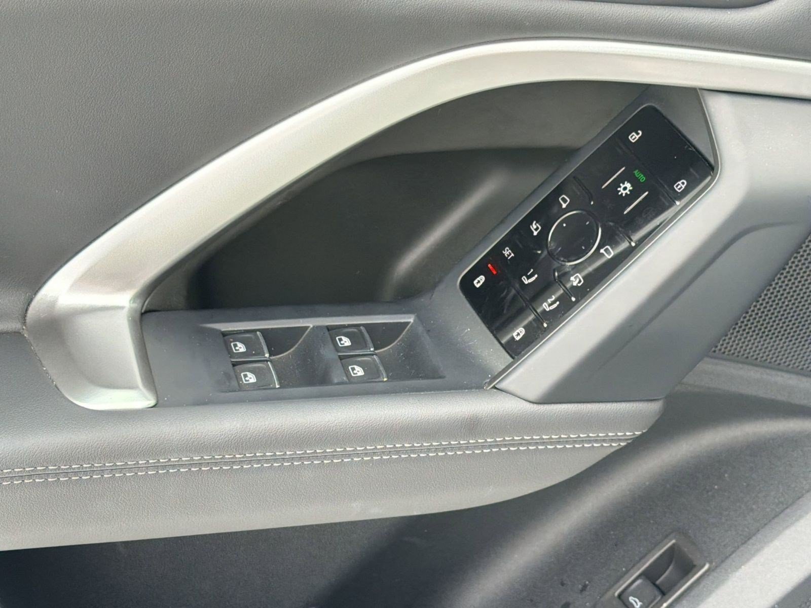 Used 2025 Audi Q5 Premium w/ Convenience Package AWD/4WD image 20