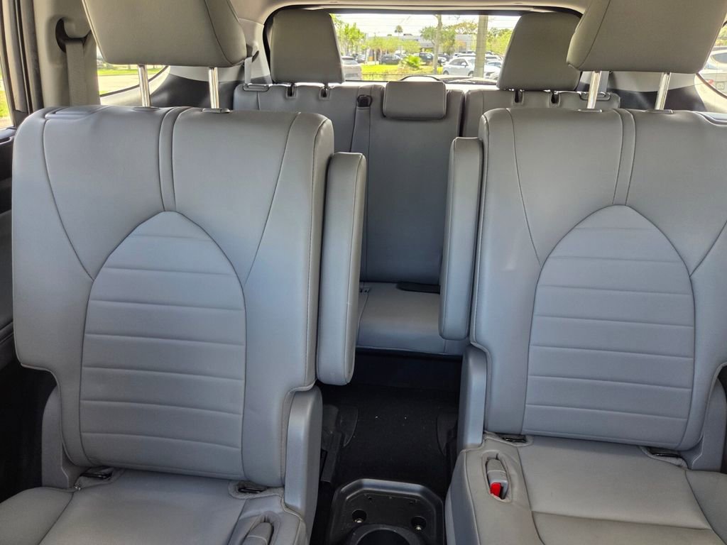 Used 2022 Toyota Highlander XLE image 24