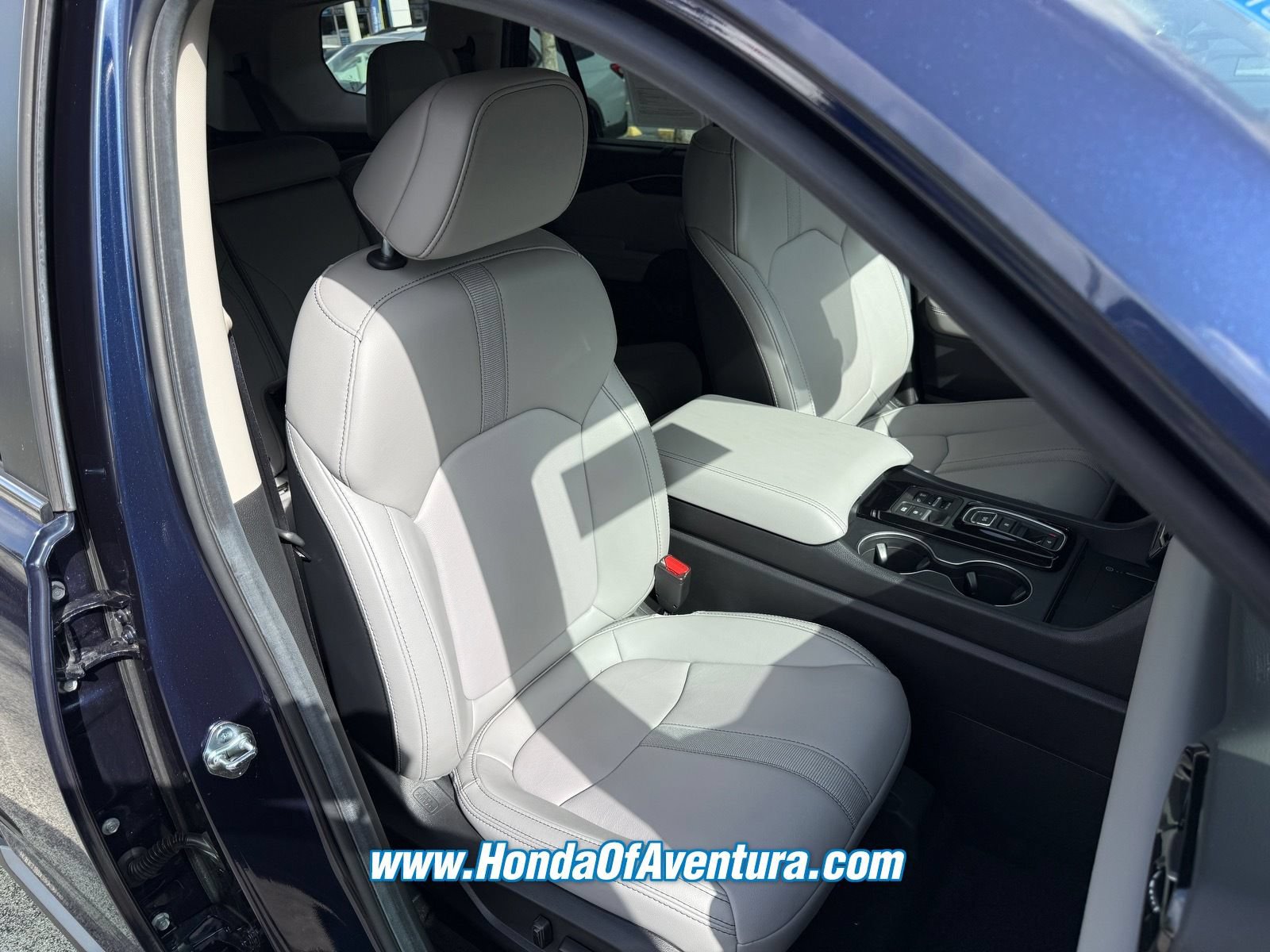Certified 2025 Honda Pilot EX-L image 9