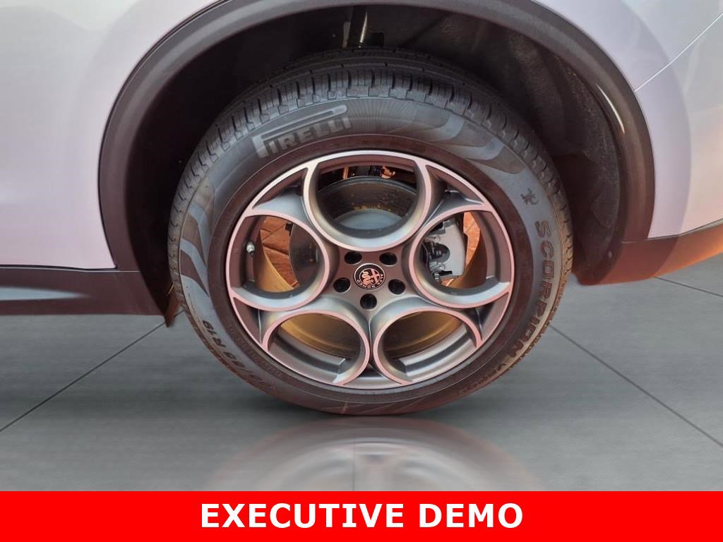 New 2025 Alfa Romeo Stelvio Sprint image 15