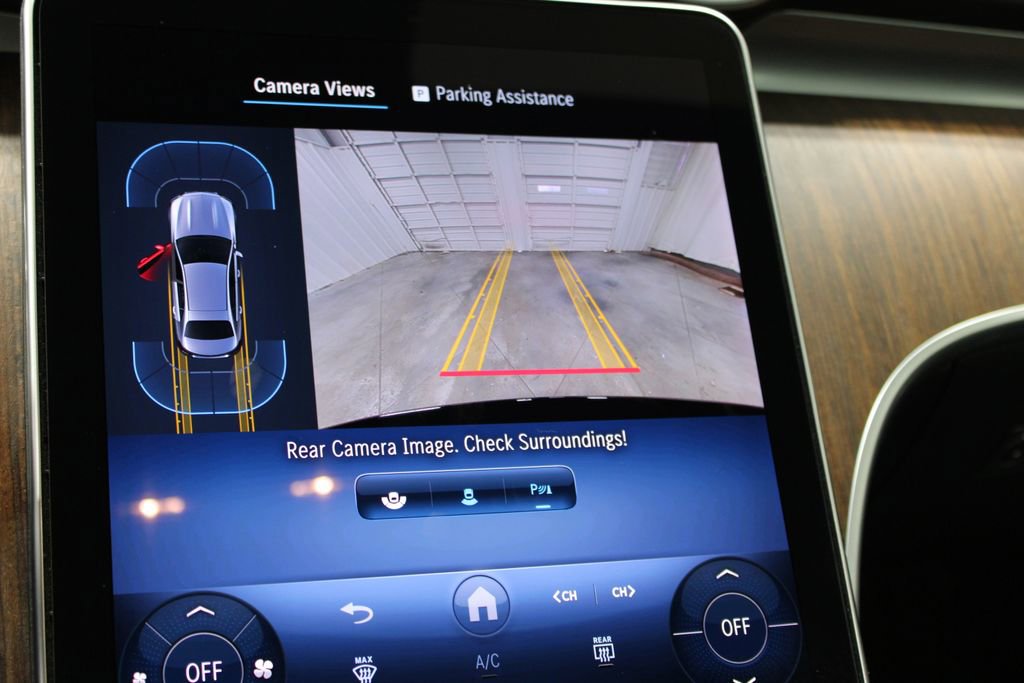 Used 2025 Mercedes-Benz C 300 Sedan image 39