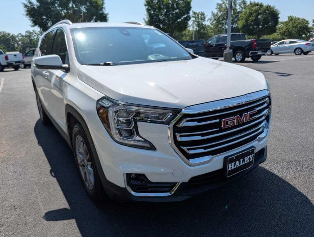 Used 2023 GMC Terrain SLT AWD/4WD image 2
