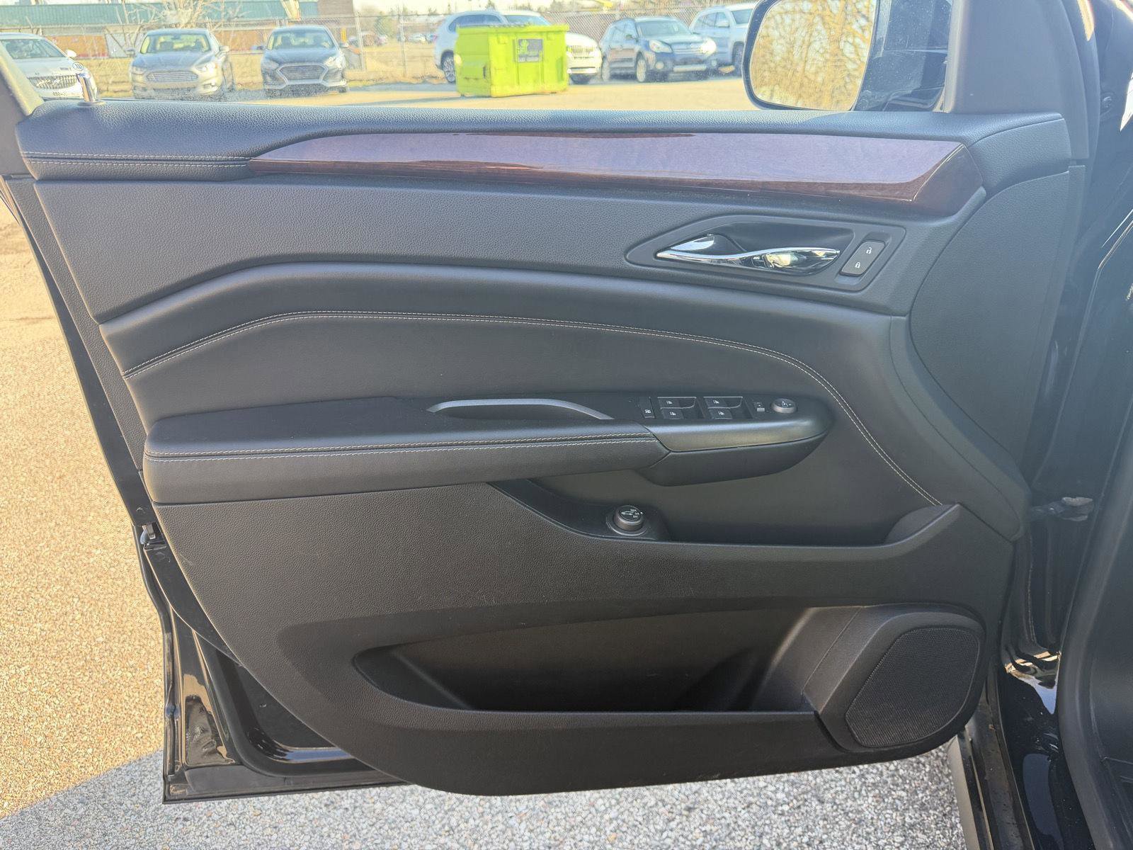 Used 2012 Cadillac SRX Luxury image 11