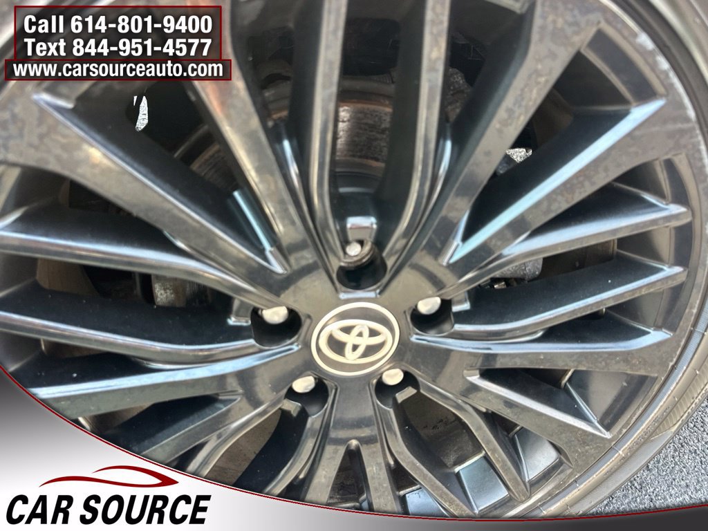 Used 2020 Toyota Camry XLE w/ Cold Weather Package AWD/4WD image 15