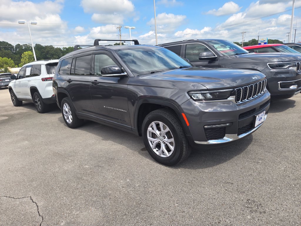 Used 2022 Jeep Grand Cherokee L Limited AWD/4WD image 2