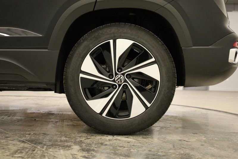 New 2026 Volkswagen Taos SE AWD/4WD image 37
