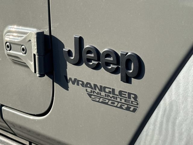 Used 2021 Jeep Wrangler Unlimited Sport AWD/4WD image 9