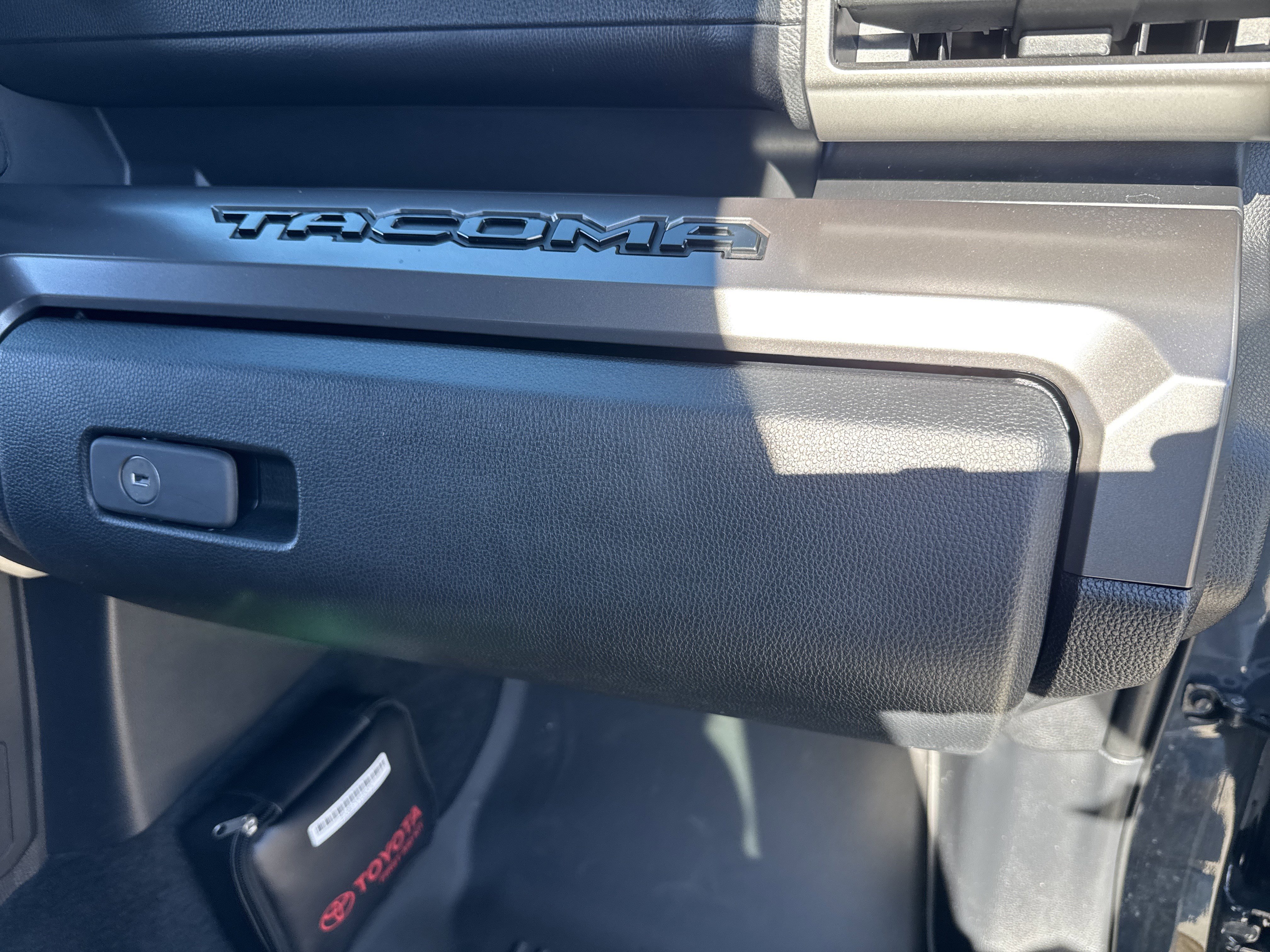 Used 2024 Toyota Tacoma TRD Off-Road image 22