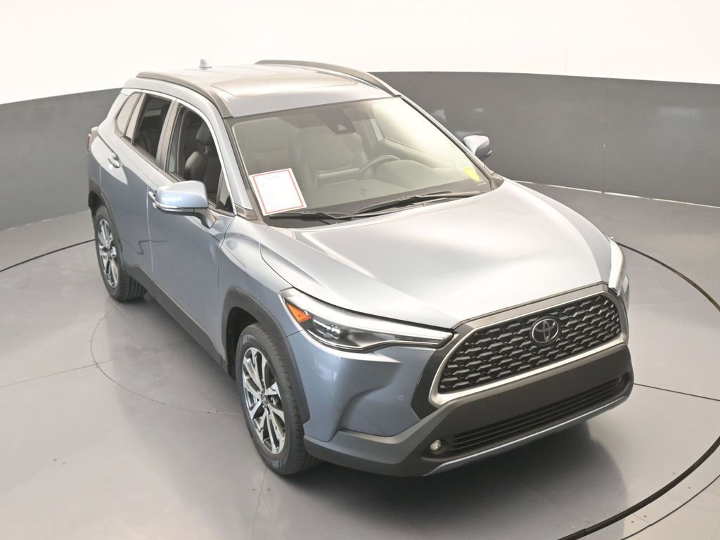 Used 2022 Toyota Corolla Cross XLE image 60