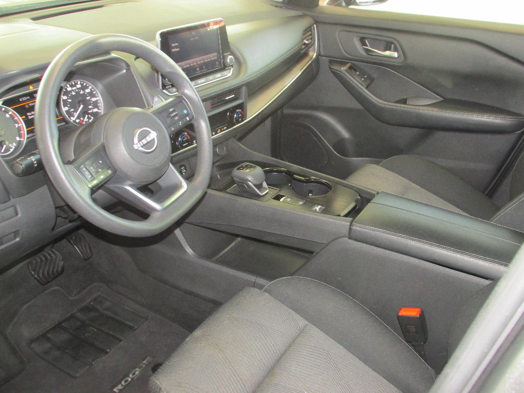 Used 2024 Nissan Rogue SV image 5