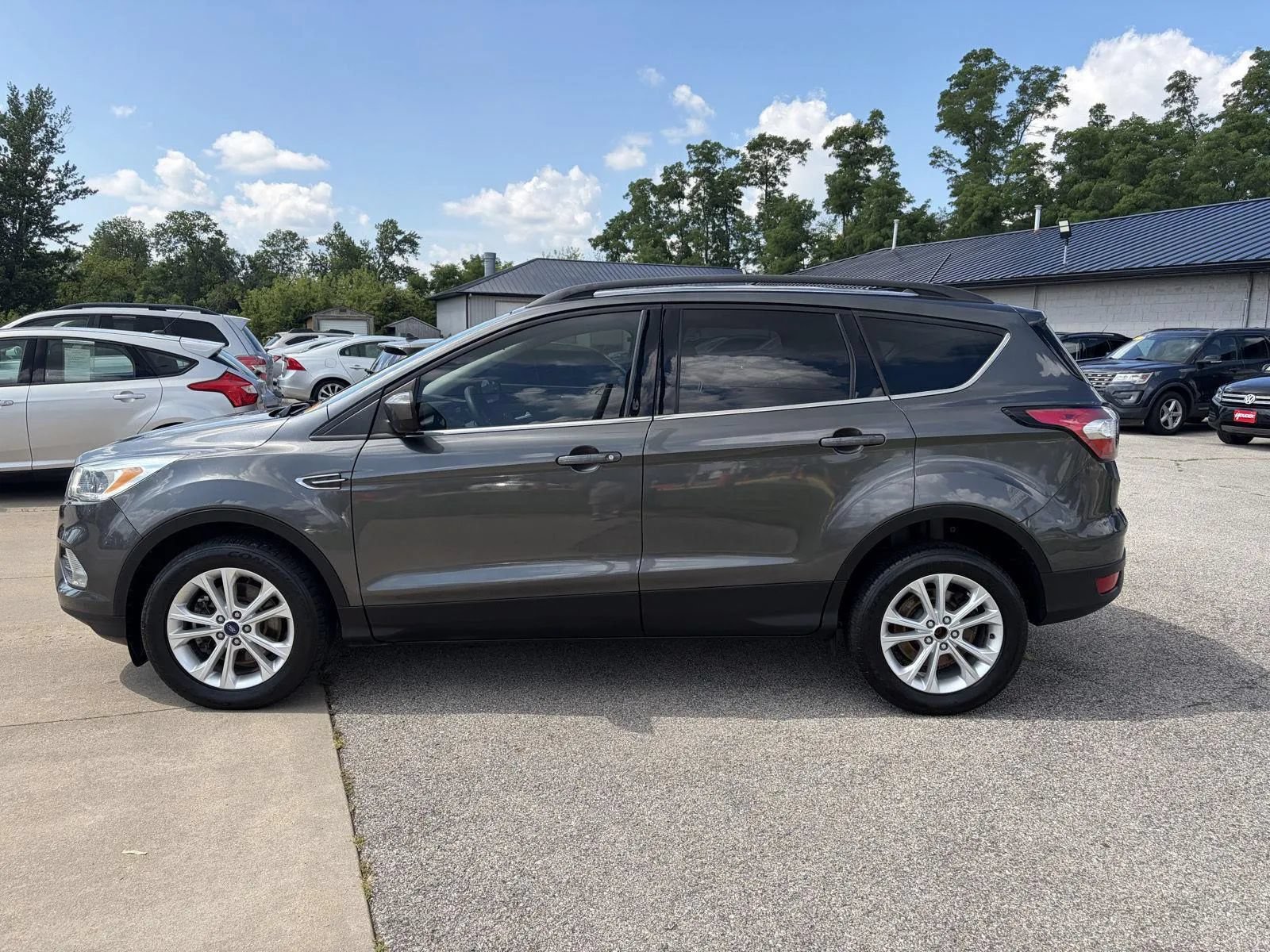 Used 2018 Ford Escape SE w/ SE Sync 3 Package AWD/4WD image 5