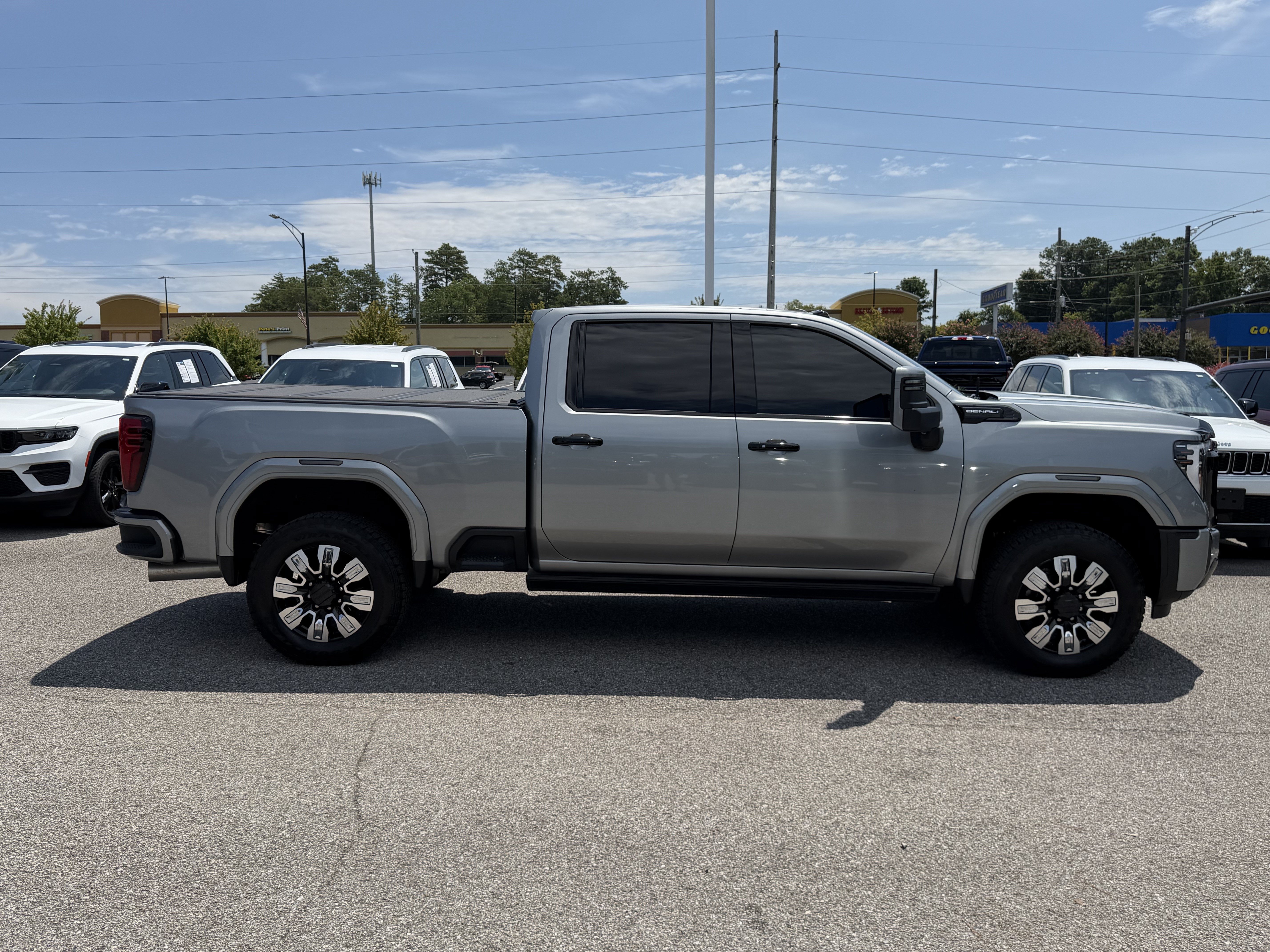 Used 2026 GMC Sierra 2500 Denali w/ Denali Reserve Package AWD/4WD image 11