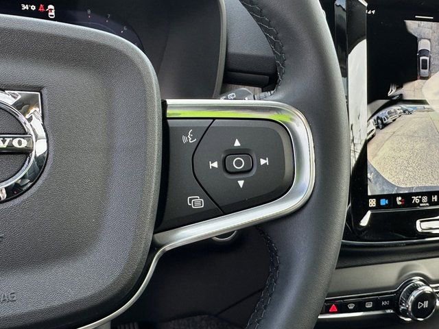 New 2025 Volvo XC40 B5 Plus w/ Climate Package image 27