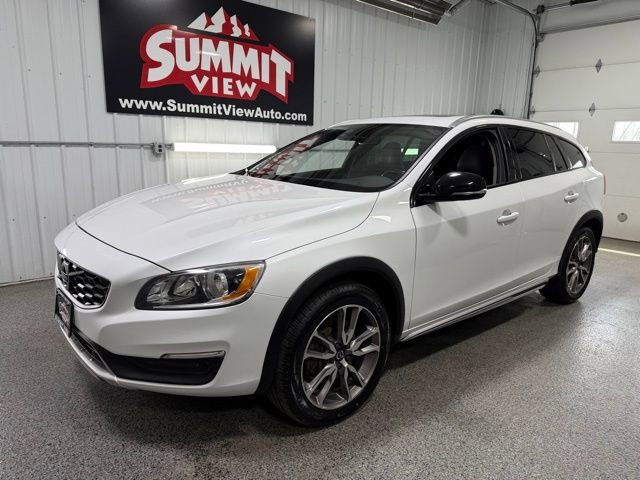 Used 2017 Volvo V60 T5 Cross Country w/ Convenience Package AWD/4WD image 1