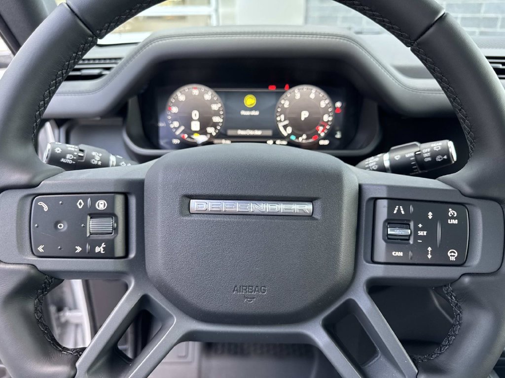New 2026 Land Rover Defender 110 X-Dynamic SE AWD/4WD image 29