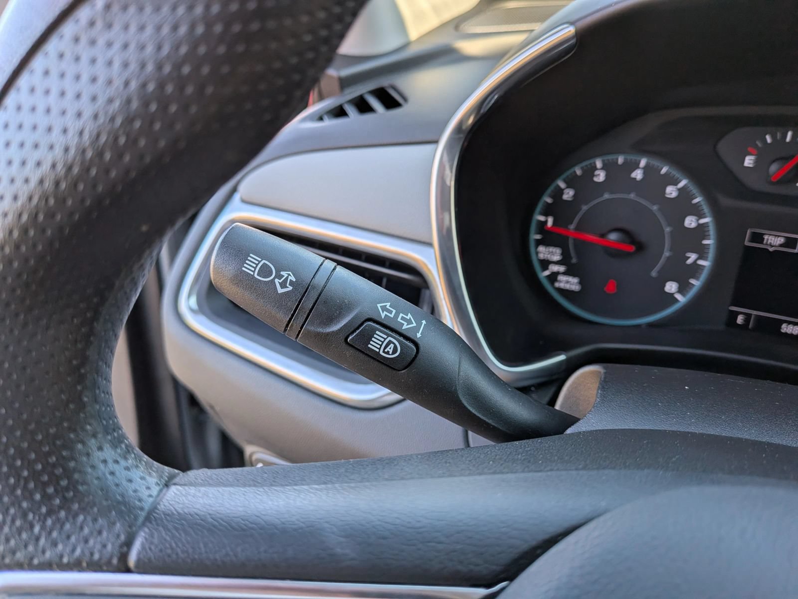 Used 2024 Chevrolet Equinox LS FWD image 44