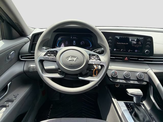 New 2026 Hyundai Elantra SE FWD image 21