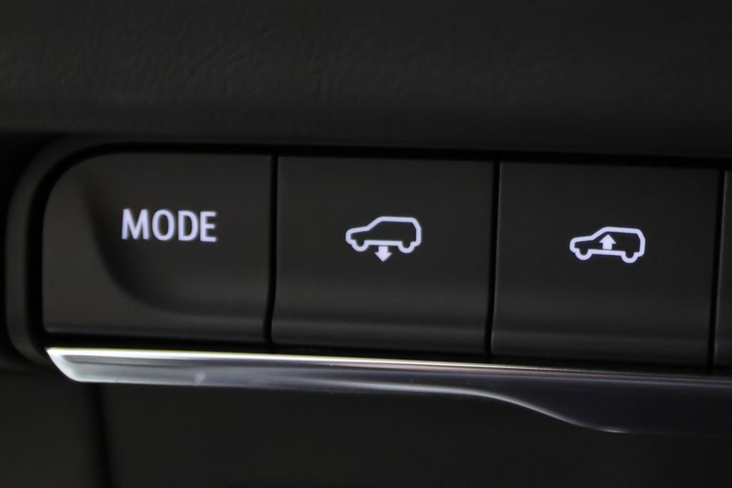 Used 2026 Cadillac Escalade V w/ LPO, ONYX Package image 29