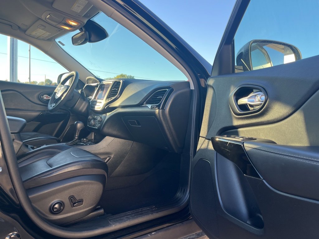 Used 2023 Jeep Cherokee Altitude Lux image 15