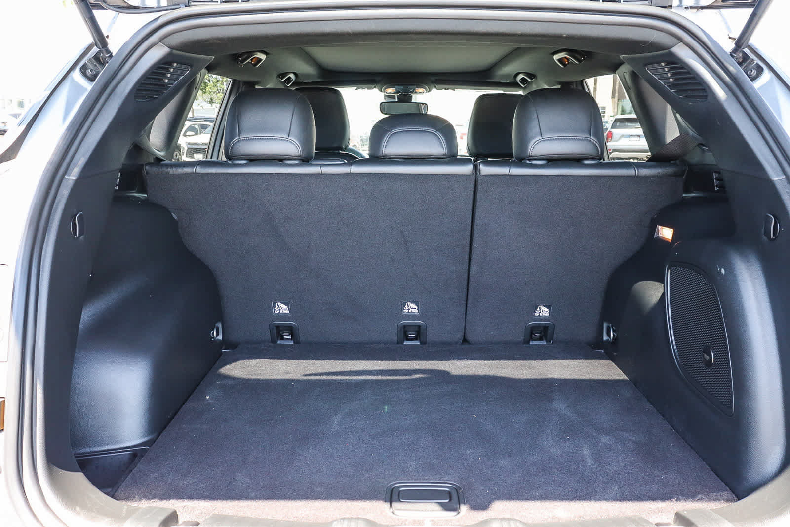 Used 2022 Jeep Compass Latitude w/ Sun and Sound Group FWD image 22