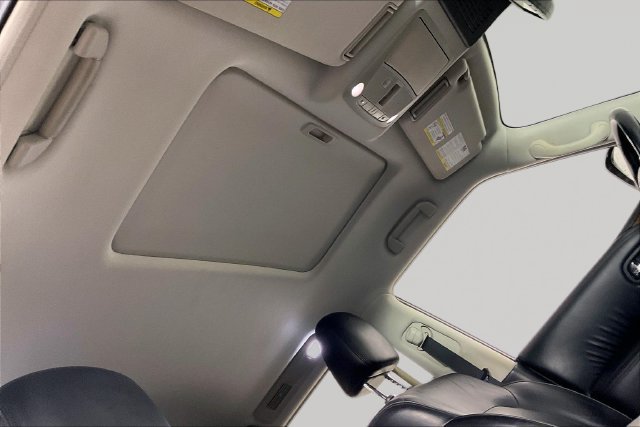 Used 2021 Nissan Armada SL w/ Captain's Chairs Package AWD/4WD image 27