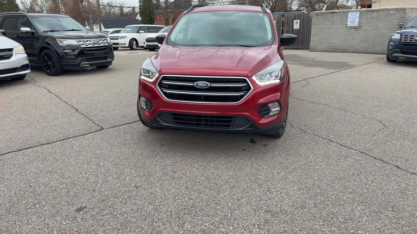 Used 2018 Ford Escape SE w/ SE Sport Appearance Package image 3