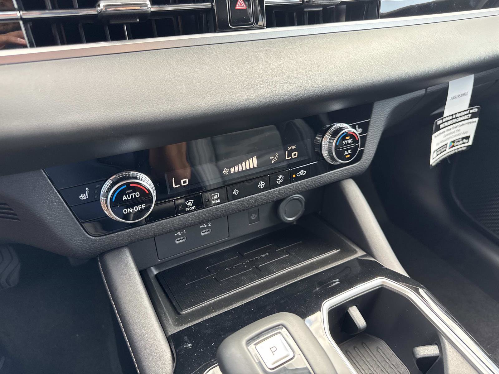 New 2025 Mitsubishi Outlander SE image 23