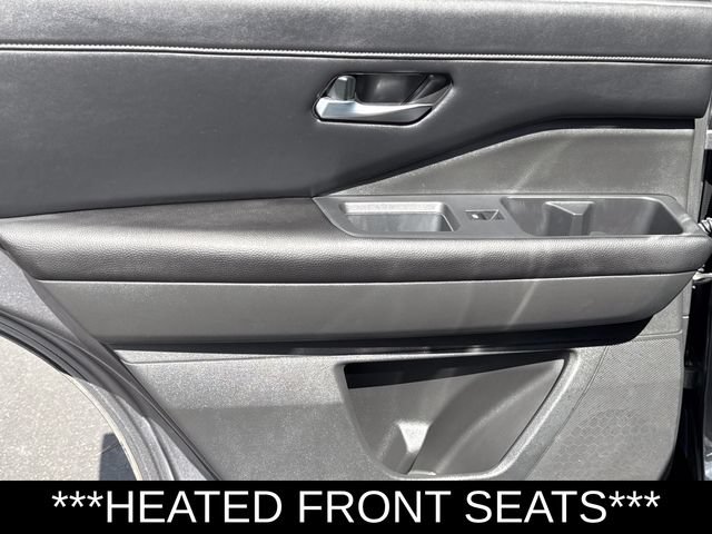 Used 2023 Nissan Pathfinder SL w/ Black Appearance Package AWD/4WD image 12
