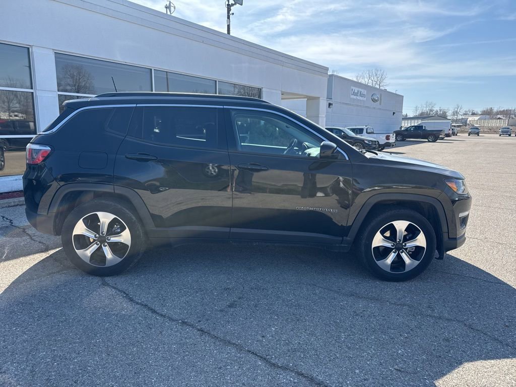 Used 2018 Jeep Compass Latitude w/ Popular Equipment Group image 2