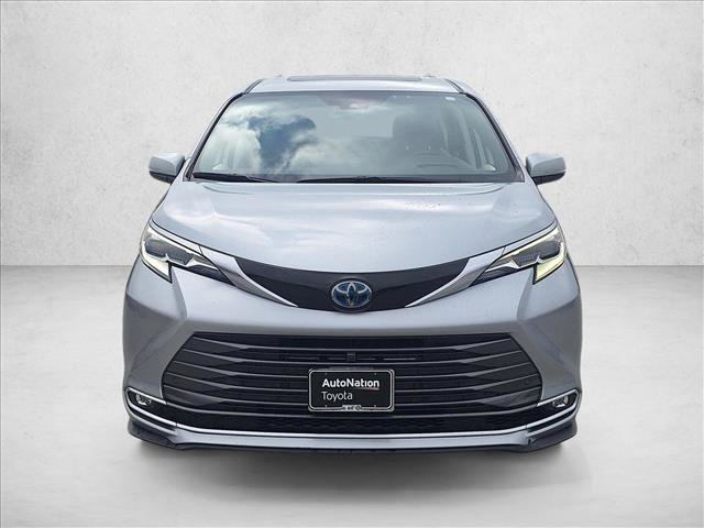Certified 2021 Toyota Sienna Platinum FWD image 3