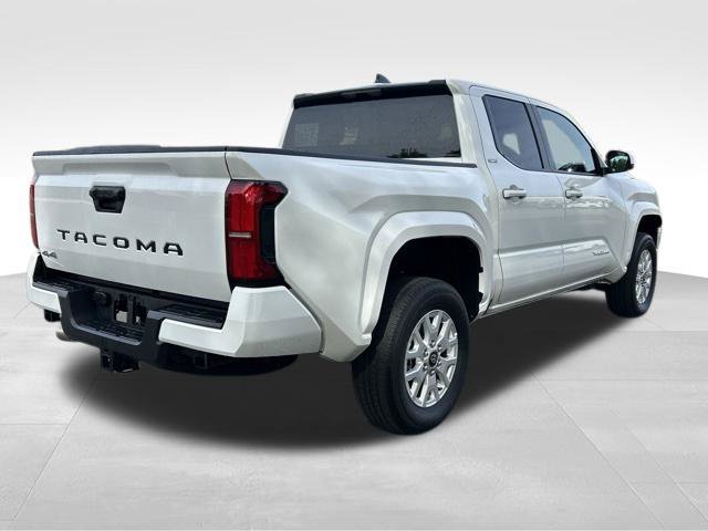 Certified 2026 Toyota Tacoma SR5 AWD/4WD image 5