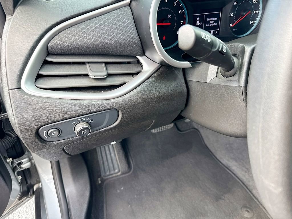 Used 2025 Chevrolet Malibu LT image 10