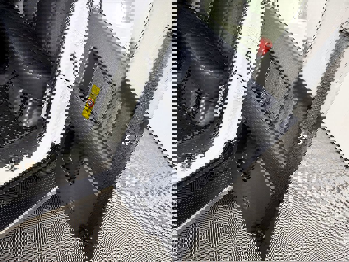 Used 2013 Toyota FJ Cruiser 4WD image 33