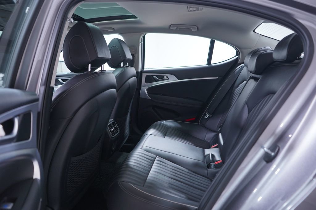 Used 2021 Genesis G70 3.3T image 9