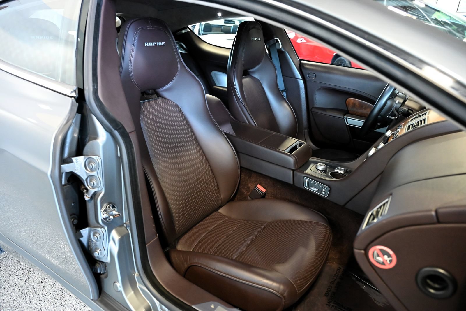 Used 2011 Aston Martin Rapide RWD image 37