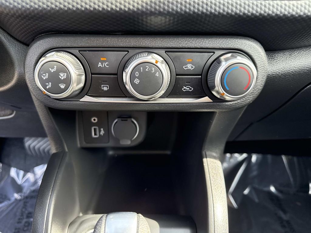 Certified 2025 Nissan Kicks Play S image 25