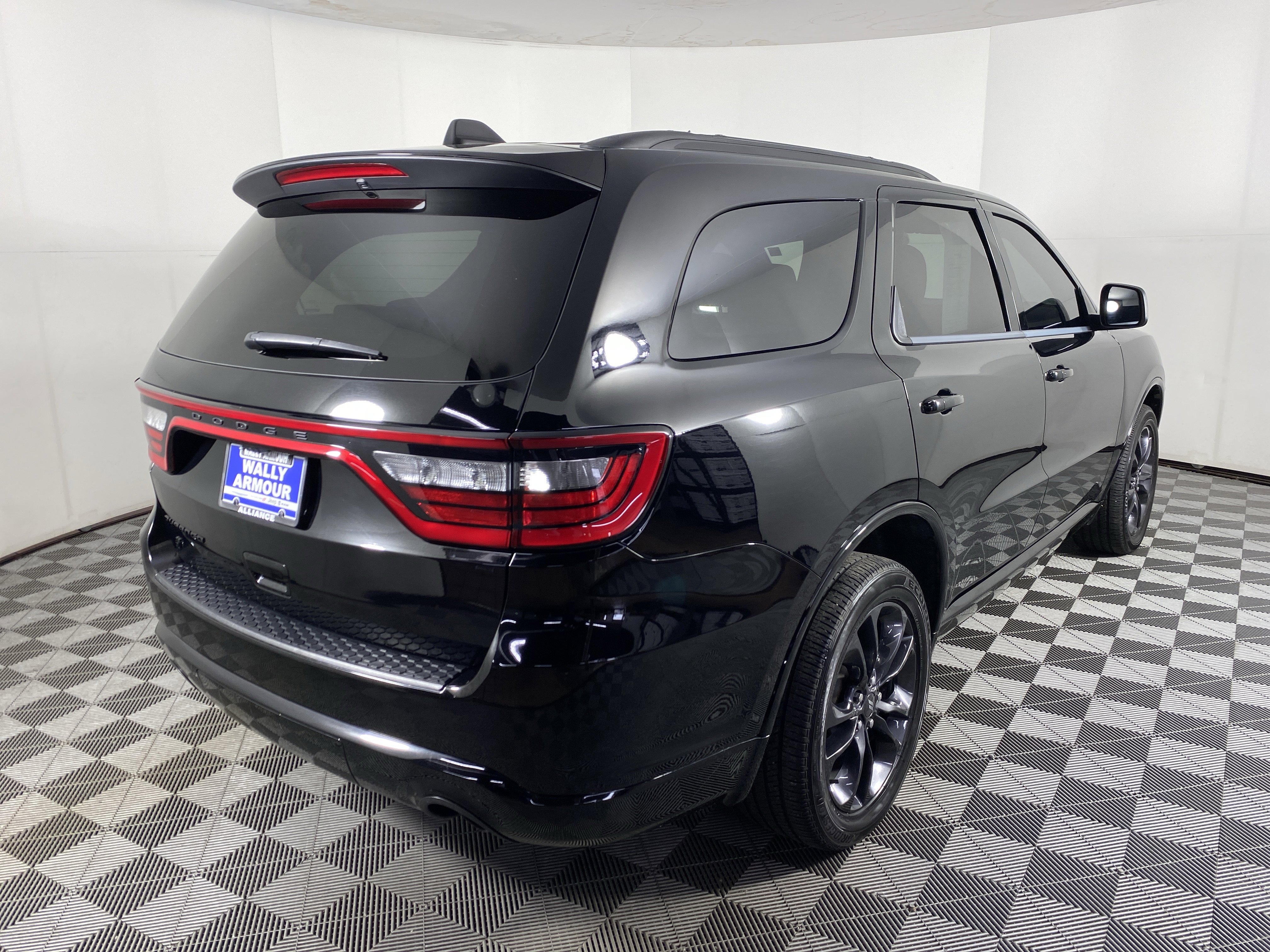 Used 2023 Dodge Durango SXT w/ SXT Blacktop Group AWD/4WD image 7