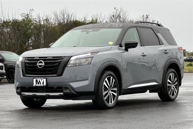 New 2025 Nissan Pathfinder Platinum image 8