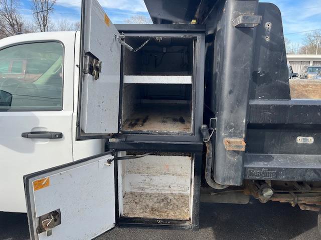 Used 2011 GMC Sierra 3500 W/T w/ Snow Plow Prep Package image 10