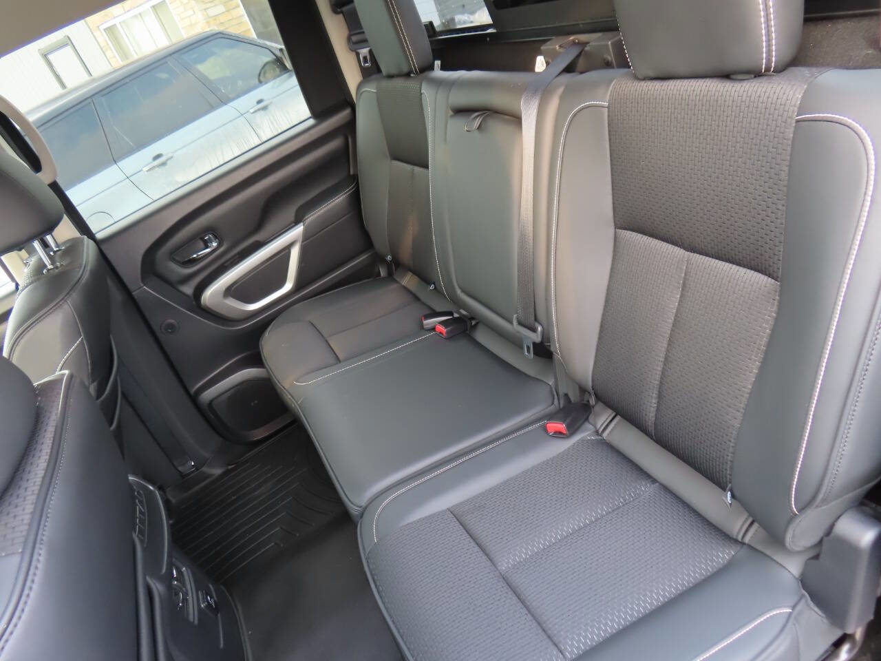 Used 2017 Nissan Titan PRO-4X image 32