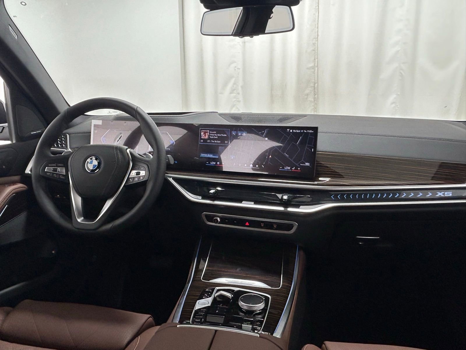 Used 2026 BMW X5 xDrive50e w/ Climate Comfort Package image 10