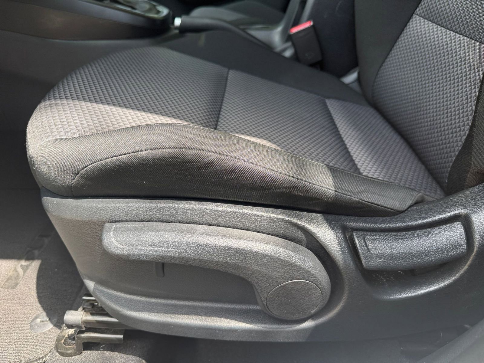 Used 2025 Kia Soul LX w/ LX Technology Package FWD image 22